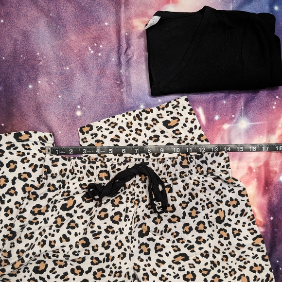 🐆 Liz Claiborne Cheetah Leopard Pajama Set Size Small - Picture 6 of 10